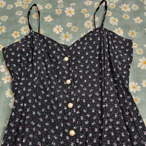 Joules Black and White Sleeveless Pleated Blouse